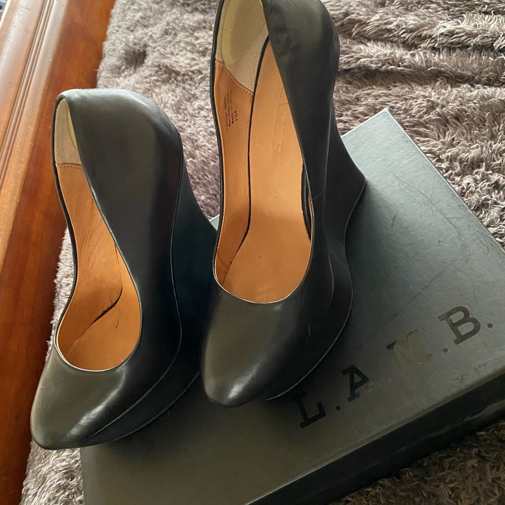 Shoes - Picture 3 of 4
